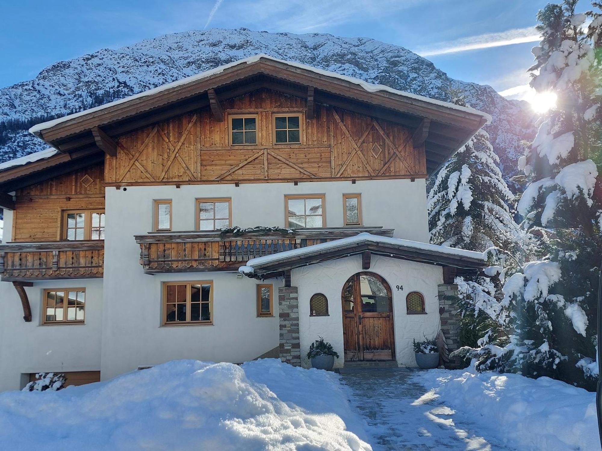 ホルツガウFoersterhausアパートメント エクステリア 写真
